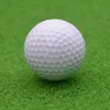 bolas de golfe em branco