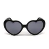 Occhiali da sole alla moda Montature Love Heart Shape Women PC Frame Light Change Lens Occhiali da sole colorati Female Red Pink Shades Magic