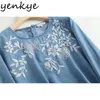 Floral broderi vintage blå denim blus kvinnor o nacke långärmad avslappnad lösa sommar toppar plus storlek blusas 210430