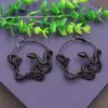 Hoop Huggie Wysokiej Jakości Czarne Gotyckie Biżuteria Kolczyki Węża Snake Circle Women Party Akcesoria