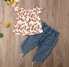 Sommar nyaste mode kläder sätter toddler baby flicka kläder av axel frukter print ruffle toppar rippade jeans 2pcs outfits