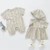 Baby Boy Girl Girl Stripe Vertical Rompers Summer Manches courtes Drees Mode Vêtements pour bébés Garçons et chapeau 210429