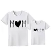 Verão Família Matching Outfits Mamãe e Me Roupas Carta de Manga Curta T Camiseta Mãe Filha Amo Calor Impressão Roupas 210429
