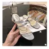 2021 패션 로마 슬립 온 여성 샌들 플립 플롭 솔리드 라운드 발가락 진주 버클 인과 원인 샌들 신발