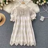 Koreanisches süßes O-Ausschnitt-elegantes Retro-Minikleid mit Puffärmeln und Rüschen, hohles Design, lose große Größe, lockeres Spitzenkleid, Vestidos 210420