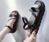 Sommer schuhe frau Flache Plattform Sandalen Frauen Weiche Leder Casual Offene spitze Gladiator keile Frauen Schuhe Y0721