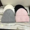 Cappelli invernali per donna Berretti in maglia di lana con cappello d'angora Donna Calda pelliccia di coniglio Skullies Beanie Girl 211119