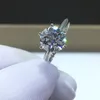 Inbeaut Przyjazd polerowany 925 Silver Platinum Plated 2-3 CT Pass Diament Test Okrągły Doskonały Cięcia Muissanite Pierścień Teen Girl