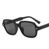 Solglasögon rektangel kvinnor män designer 2022 mode vintage solglasögon kvinnlig manlig svart gul solglasögon UV400