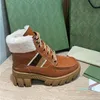 Zimowe buty wełniane skórzane koronkowe trampki Crowhide Casual Woman Martin Boot Fashion Platform