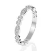 Affordable esmeralda corte branco safira halo anel de anel de anel conjunto de anel nupcial conjuntos de ouro branco ou prata