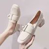 Elegante vrouwen pompen metalen gesp loafers mode parel damesschoenen comfortabele pu slip-on mid hak vrouwen kantoor schoenen