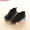 Vår och höst LED Light Shoes Casual Sneakers Kids Glow Baby Andas Barnens 210713