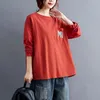 Vår Korea Mode Kvinnor Långärmad Tee Tee Femme Toppar Patchwork Brev O-Neck Casual T-shirt Stor storlek V285 210512