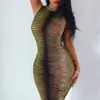 المرأة الصيفية بلا أكمام انظر من خلال bodycon فستان مصغرة مصغرة