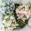 装飾的な花の花輪1ブーケ人工シルクローズ小麦の花嫁の花の偽のタンポポと結婚式のパーティーのホームデコレーション