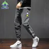 Jeans cargo da uomo larghi Moda Harlan Cotton Streetwear Pantaloni Harajuku Pantaloni da jogging Pantaloni elastici in vita Uomo M-3 4XL 210622
