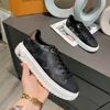 Top Quality Shoes Fashion Sneakers Men Women Leather Flats Luxury Designer Trainers Casual Tennis Dress Sneaker mjhu1065