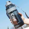 Alça de ombro esporte garrafa de água BPA livre beber com palha 1L 2l plástico para 211122
