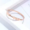 Bellissimo cristallo e 6 Forever Love Small Peach Heart Bracciali Bracciale in acciaio inossidabile Gioielli di marca Donna Bangle all'ingrosso Q0722