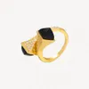 2022 Novos anéis de amor das mulheres anéis de banda para mulheres cobre 18k artesanato banhado a ouro nunca desvanece-se não alérgico acessórios contratados personalizados com malotas de jóias por atacado