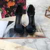 Sandales Femmes Rouge Bas Talons Hauts Diapositives Femmes Luxurys Designers Chaussures Escarpins En Cuir Véritable Dame Pantoufle Bas De Mariage avec boîte sac à poussière taille 35-41