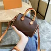 Diseñadores de lujo 2021 Bolsos de damas Bolsos de Crossbody Bolsos Hardware Plain Cremalleras Interior Zipper Bolsillo Mujer Moda Almohada Bolso Sólido Mamá Hombro Hombro Bolso Totes