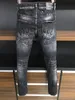 Jeans Herr Hål Ljusblå Mörkgrå Italien Man Byxor Byxor Streetwear denim Skinny Slim Straight Biker Jean för Dam D2 Toppkvalitet 28-40 Storlek DSQ