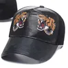 2021 مصمم للرجال قبعات البيسبول امرأة قبعات مركبة العلامة التجارية Tiger Head Head Head Bee Snake Progered Bone Men Women Casquette Sun Hat Gorras Sports Mesh Ball Cap