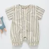 Baby Boy Girl Girl Stripe Vertical Rompers Summer Manches courtes Drees Mode Vêtements pour bébés Garçons et chapeau 210429