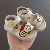 Bebek Kız Sandalet Yaz Ayakkabı Sevimli Arı Prenses Toddler Sandalet Kız Düz Yumuşak Sole Antiskid Bebek Çocuk Ayakkabı Pembe 15-25 # 210713