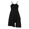 Slash cou Spaghetti sangle sans manches noir femmes robe mi-mollet solide fermeture éclair à volants asymétrique D2220 210514