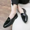 Des chaussures de fête basses coupées nouvelles tendances de mode de mode pantoufles luxueuses artisanales à la main Oxford usure résistante non glissade Q