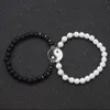 Par älskare pärlstav armband vit och svart pärlor strängar kvinnor män taiji ying yang charm armband vänskap smycken manlig kvinna