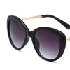 Gafas de sol de diseñador de perlas de moda 2021, gafas de sol de marca de alta calidad, gafas de ojo de gato con marco de Metal para mujer, gafas de 5 colores
