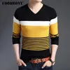 Coodrony Swetry Grube Ciepłe Sweter Mężczyźni Dorywczo Pasiasty V-Neck Sweter Mężczyźni Odzież Jesień Zima Dzianiny Pull Homme 8162 210813