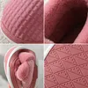 MCCKLE Zapatillas de invierno para mujer, zapatos para el hogar para mujer, zapatos planos informales de felpa cálidos para interiores, zapatos cómodos para parejas, calzado femenino nuevo de talla grande K722