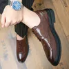 Итальянский дизайнер мода мужская плоская обувь укомпленок резьба мокасины скользкие волосы, повседневная мужская черная обувь большой размер: US6.5-US10