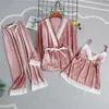 JULY'S SONG moda terciopelo 3 piezas pijamas cálidos para mujeres Sexy encaje Sling pijama conjunto invierno ropa de dormir manga larga ropa de dormir 210809