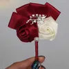 Mejor hombre novio boutonniere marfil vino rojo satinado rosa flor ramillete boda fiesta fiesta traje broche flores de novia xh1317-5 y0630