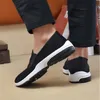 Casual Shoes Men Black White Light Breattable Bekväma herrtränare Canvas Skateboard Shoe Sports S Runners Storlek 40-45