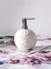 Conjunto de acessórios de banho Garrafa de desinfetante para mão de cerâmica garrafa de push engarrafamento branco decoração de banheiro esculpido simples produtos domésticos de borboleta ele