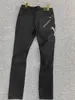 Luxurys designer tunna design mens jeans män denim blå broderi orm vintage stil hål mode byxa slim-ben motorcykel biker kausal hip hop byxor w28-w40