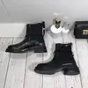 Мода Boots Boots Женские дизайнерские туфли осень зима дамы натуральный кожаный ремень пряжки Высокий топ женские Мартин Челси 45-39