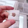 Rose Gold metal chapeado espumante coração nivelada com cor-de-rosa Crystal charme miçangas se encaixa todos os colares europeus de pulseiras de jóias de Pandora