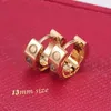 Designerörhänge kvinnors kärlek Charm Stud kärleksörhängen för kvinnor Flickor Rose Gold silver klassiska diamantsmycken Svart mode Bröllopspresenter med röd ask