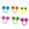 Parti Maskeleri 10 Parça Göz Parmak Kuklaları Plastik Yüzükler Wiggle Gözler ile Plastik Yüzükler Çocuklar için Şekeri Çeşitli Renkler Hediye Oyuncaklar Pinata Dolgu