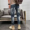 2023 koreanische Stil Mode Männer Stickerei Patch Ripped Stretch Bleistift Hosen Streetwear Elastische Hip Hop 210716