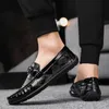 Mocassins para homens novos sapatos homens casamento homens moedas moda moda casual homem liso homem respirável mão costura couro para