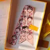 2022 Fashion Chain Print Silk Scarf för handväskor Kvinnor Bags Letter Flower Scraves Toppkvalitet Hårband 8 Färger Storlek 6 * 120 cm